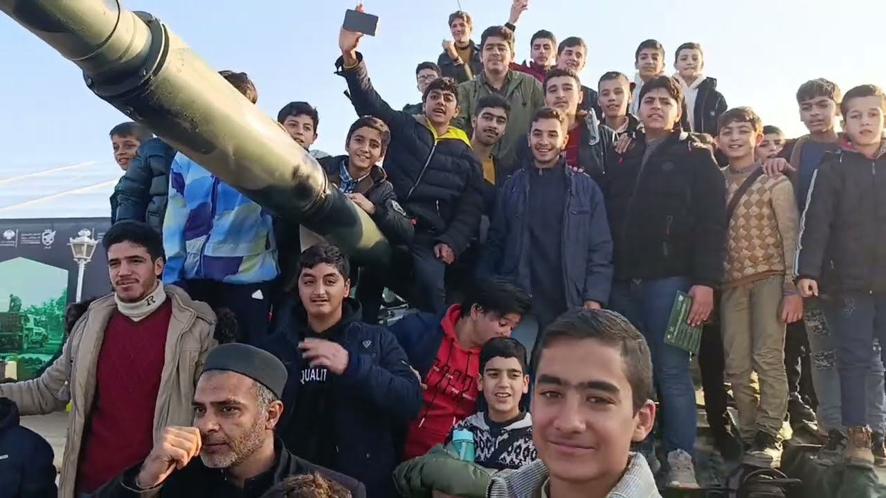 صيحات طلاب دورة جامع الرضا في المعرض العسكري