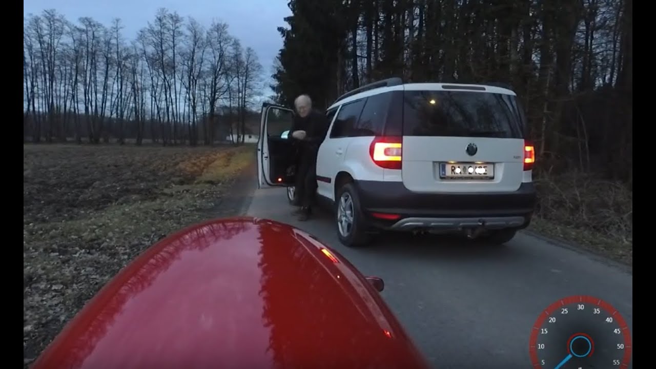 Velomobil DF XL - illegale Straßensperre zwecks Rechtskunde für Radfahrer ;-)