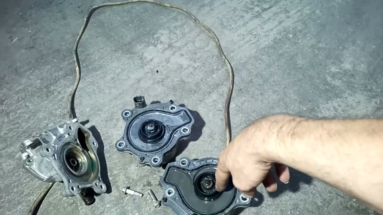 Nissan note e-power. Насос охлаждения двигателя.