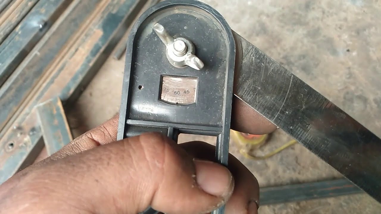 طريقة عمل واداة قياس زاوية الدرج  %La méthode de mesure de l'angle d'escalier est correcte à 100