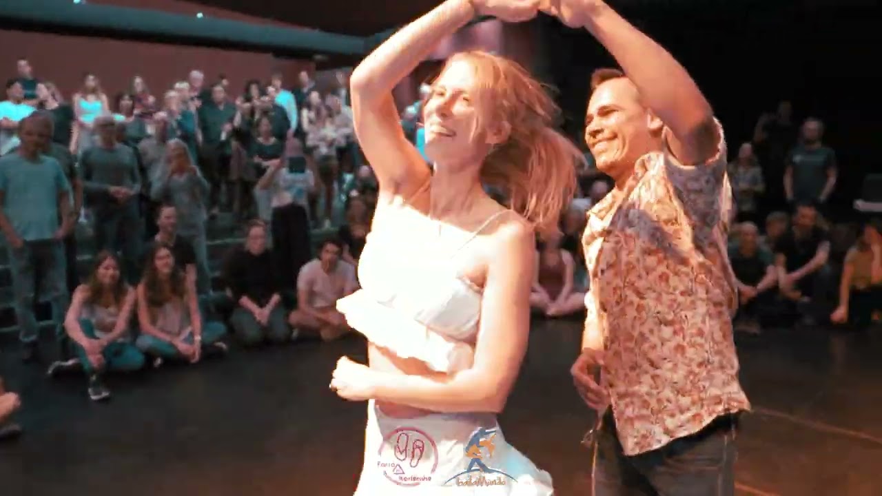 Baila Mundo - Fábio Reis & Julia Boegel | Luisa no Forró - Os Fulano