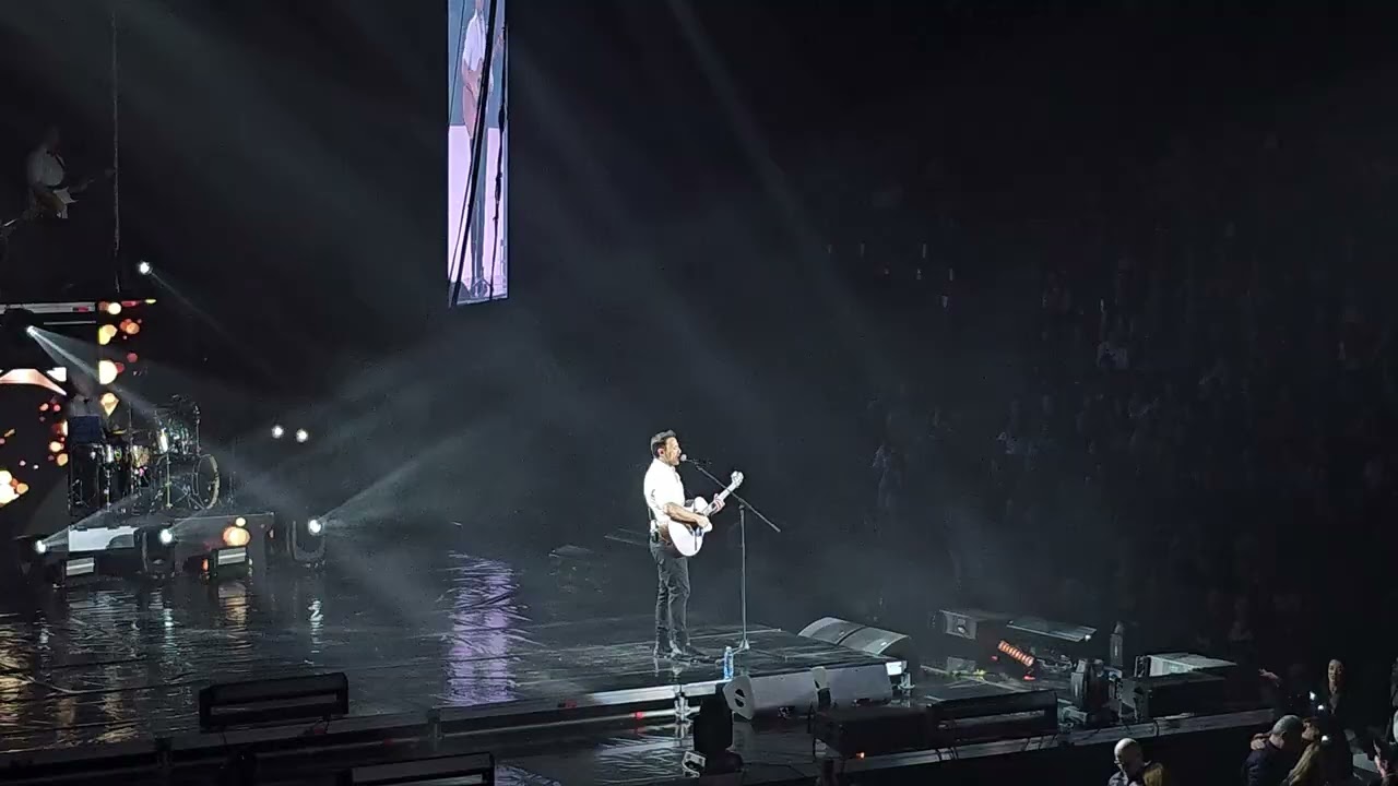 Nikos Vertis (live 2024 BT Arena) - Fevgo  (Tradus &icirc;n rom&acirc;nă)