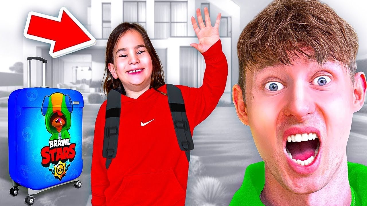 KLEINER JUNGE zieht von ZUHAUSE aus!😱(eigene Wohnung)