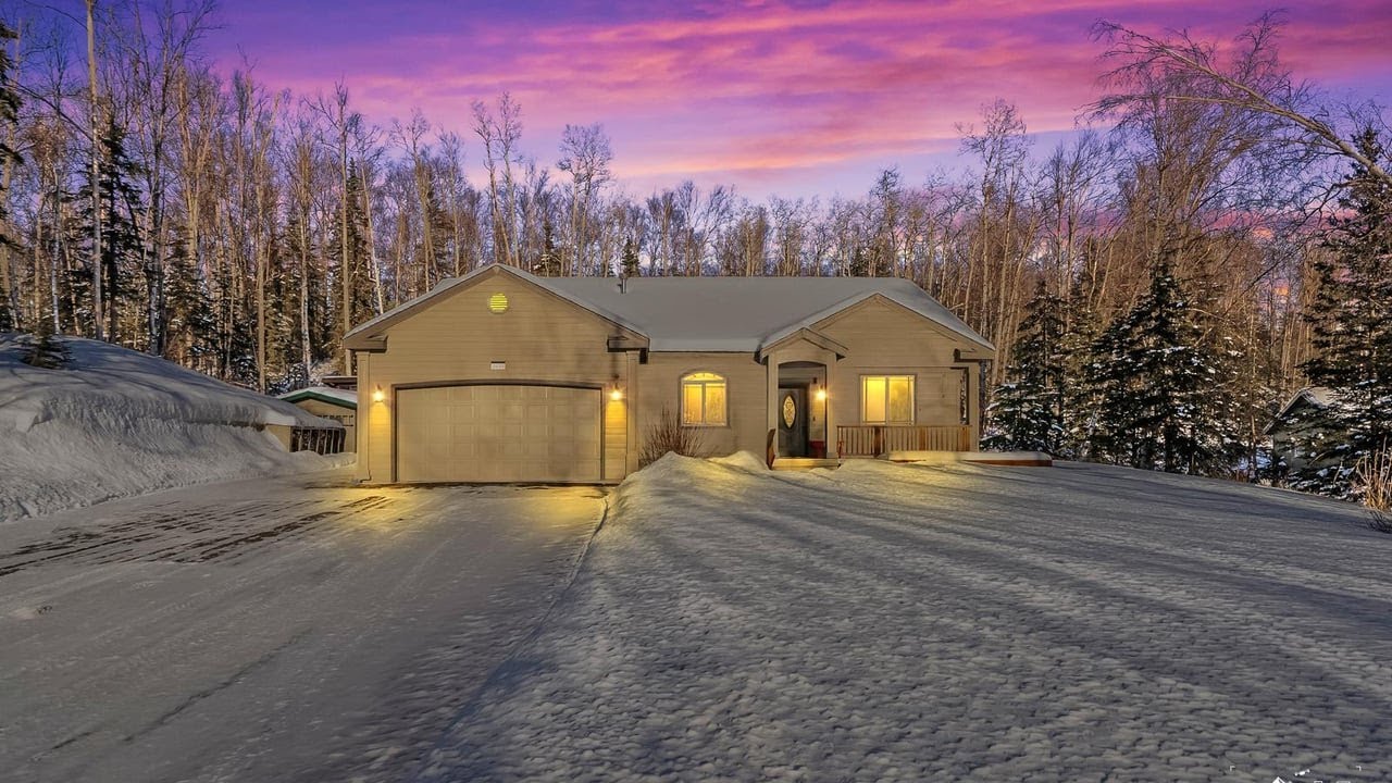 2699 N Bonnie Bell Cir, Wasilla, AK