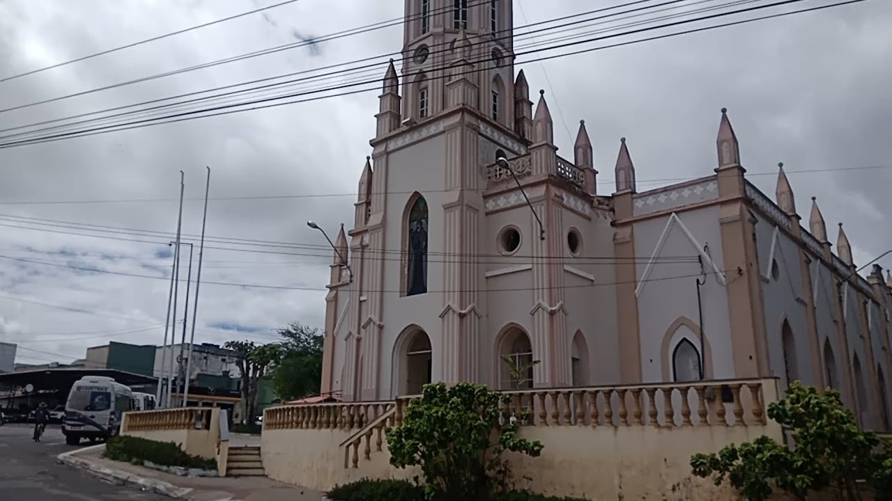 Conheça um grande monumento histórico e representação da fé católica, igreja matriz de s Benedito CE