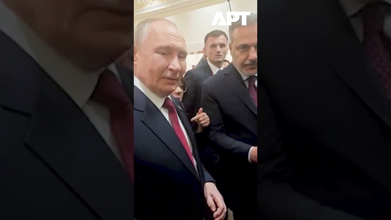 Putin Winks at Reporter After Erdogan Meeting Interrupted by Pakistan&rsquo;s PM Sharif | APT