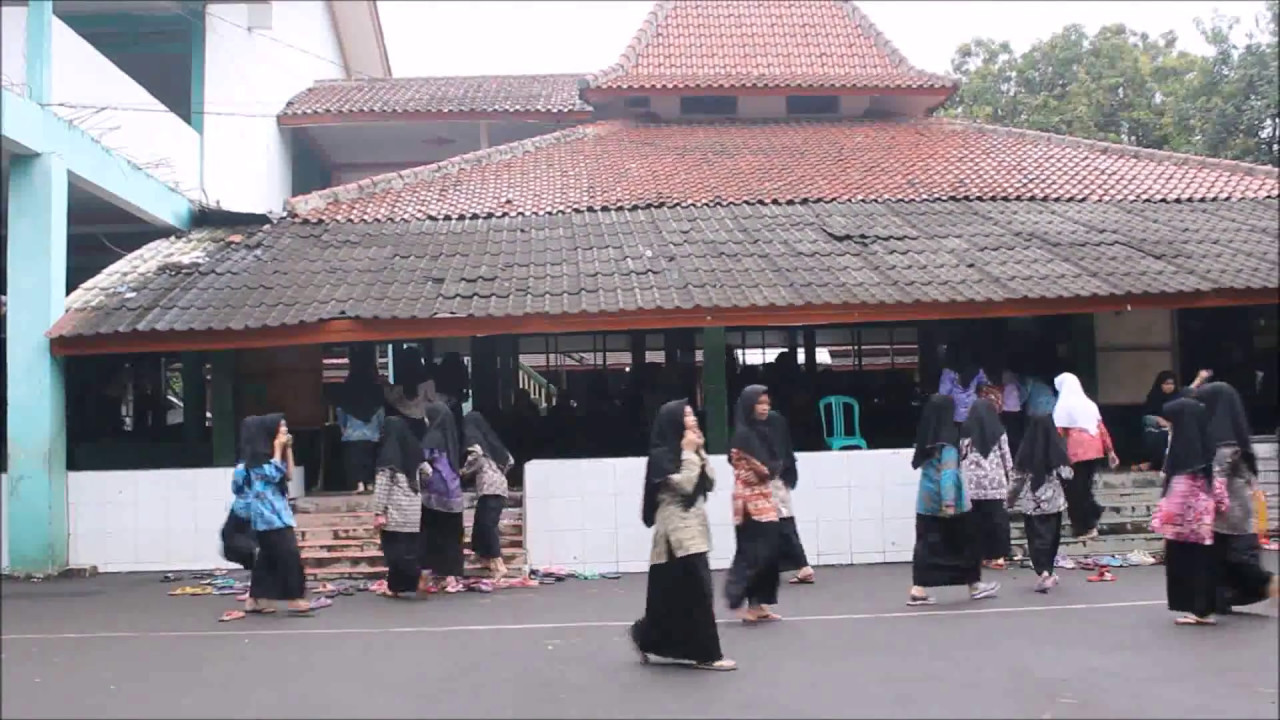 Pesantren Modern Ummul Quro Al-Islami. Song : PENJARA SUCI