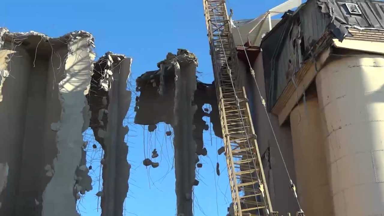Crane Smashing Building Part 1