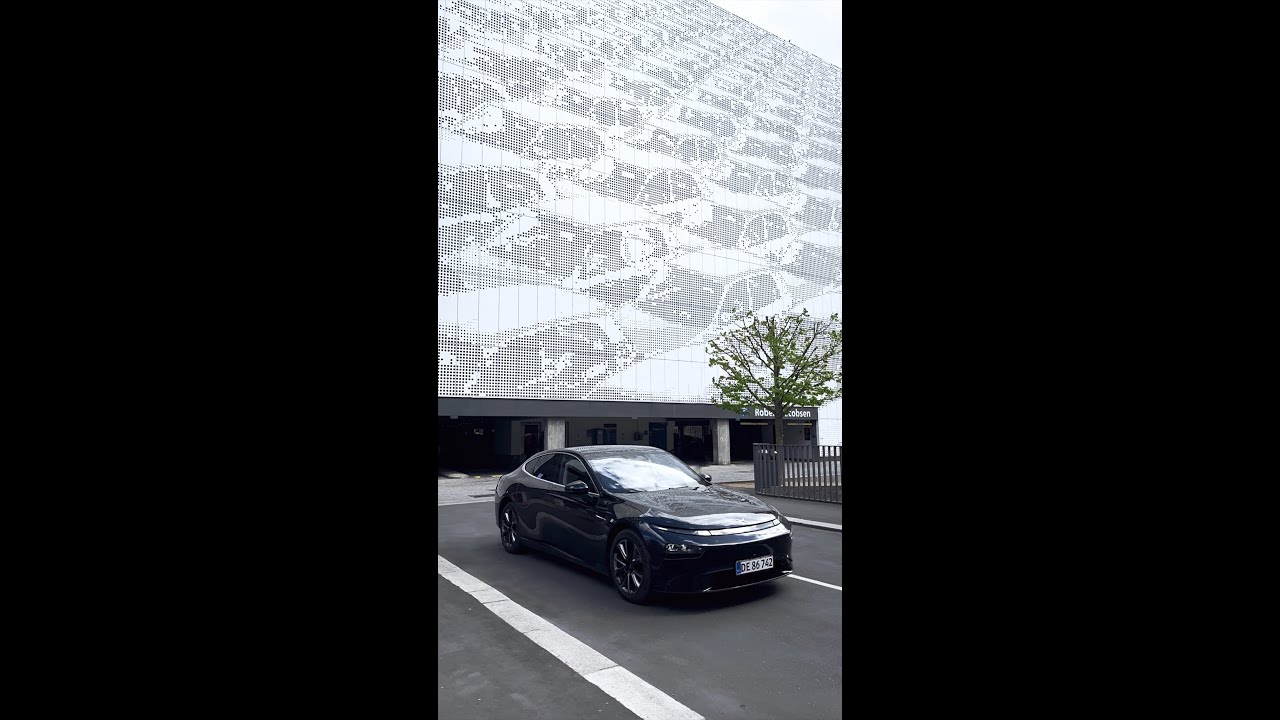 XPENG P7 Quick Details Focus