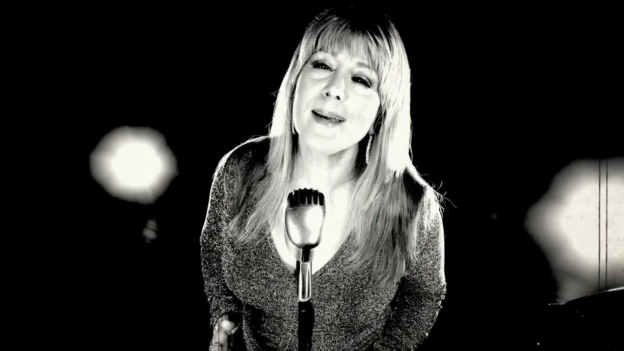 MICHELLE WRIGHT - HEARTBREAK SONG (Official Music Video)
