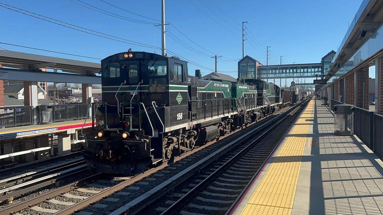 New York Atlantic Railway RS71 with Calverton, Gershow, & sills! (40 cars!) at Westbury!