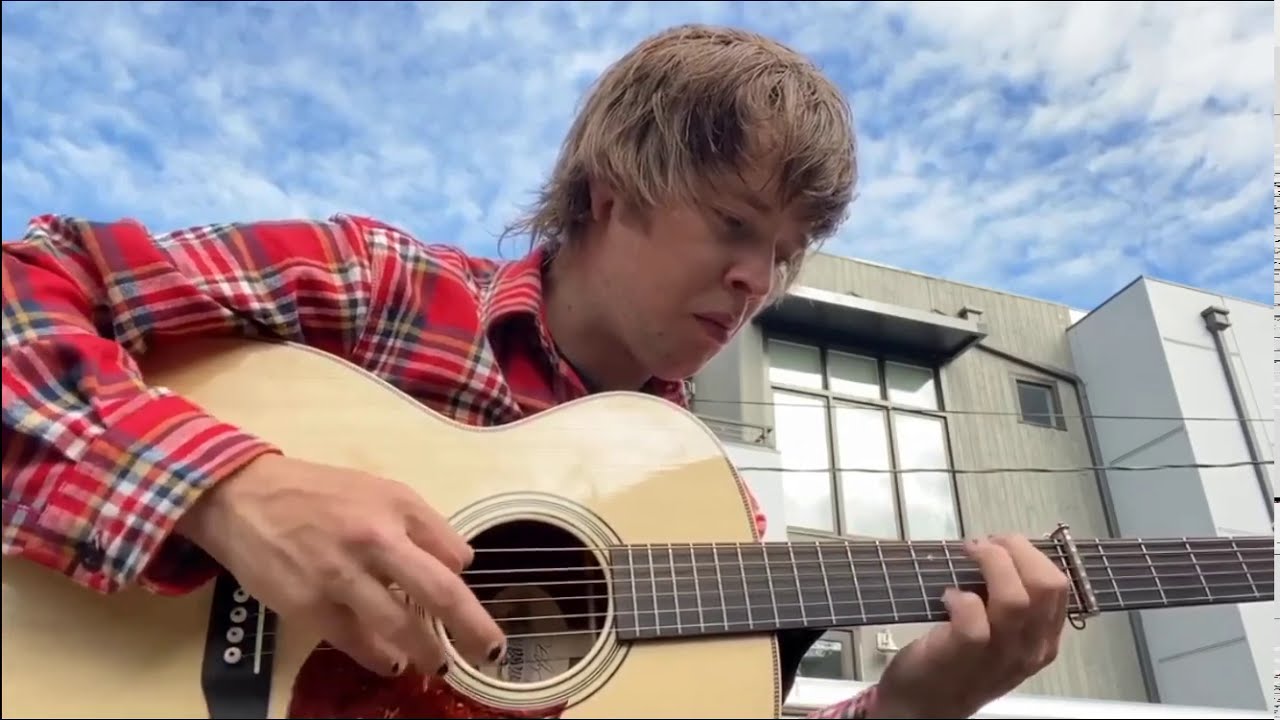 Billy Strings - Bound To Ride