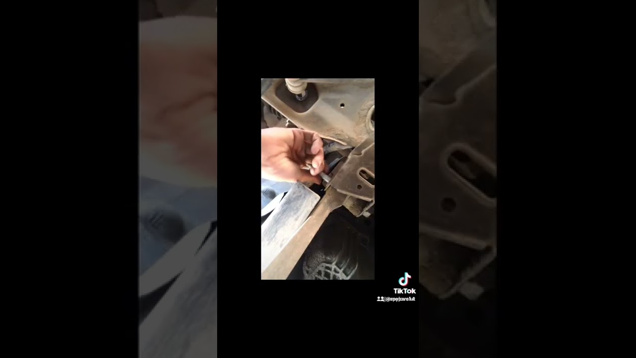 Dodge Neon SXT Lower Engine Mount Replacement 2004