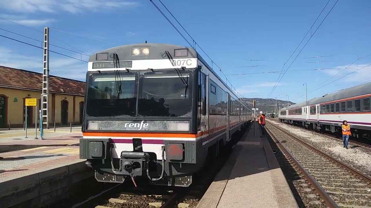 Regional Express Renfe S/470 arribant a Móra la Nova durant la Festa del Tren 2023