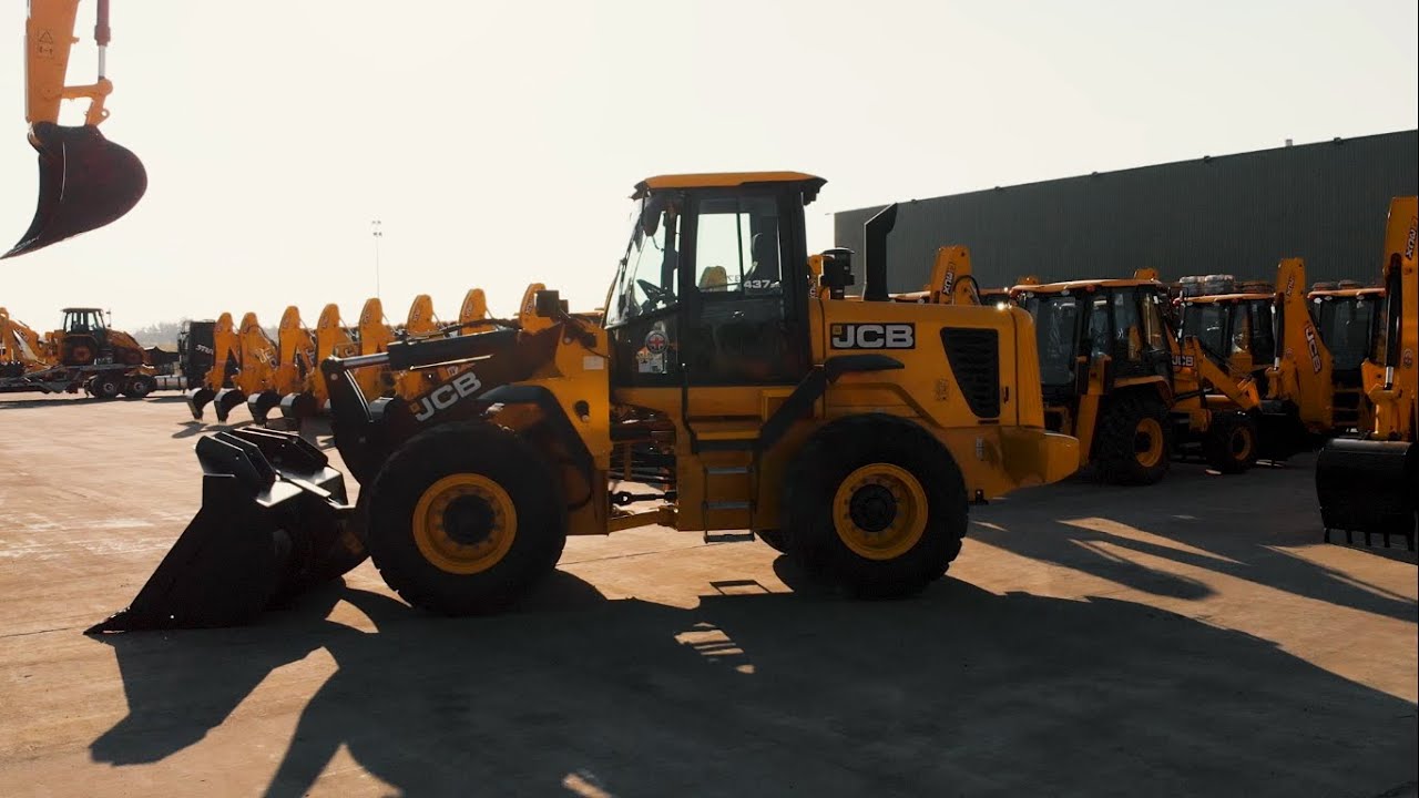 Conheça as pás carregadeiras JCB 426ZX, 427ZX e 437ZX.