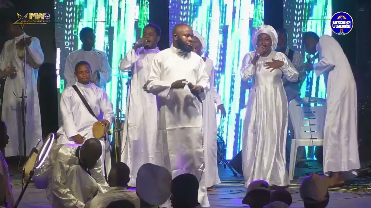 Phemmyjay  Live @ CCC Messiah's Wonderland 4th Year Adult Harvest praise Concert