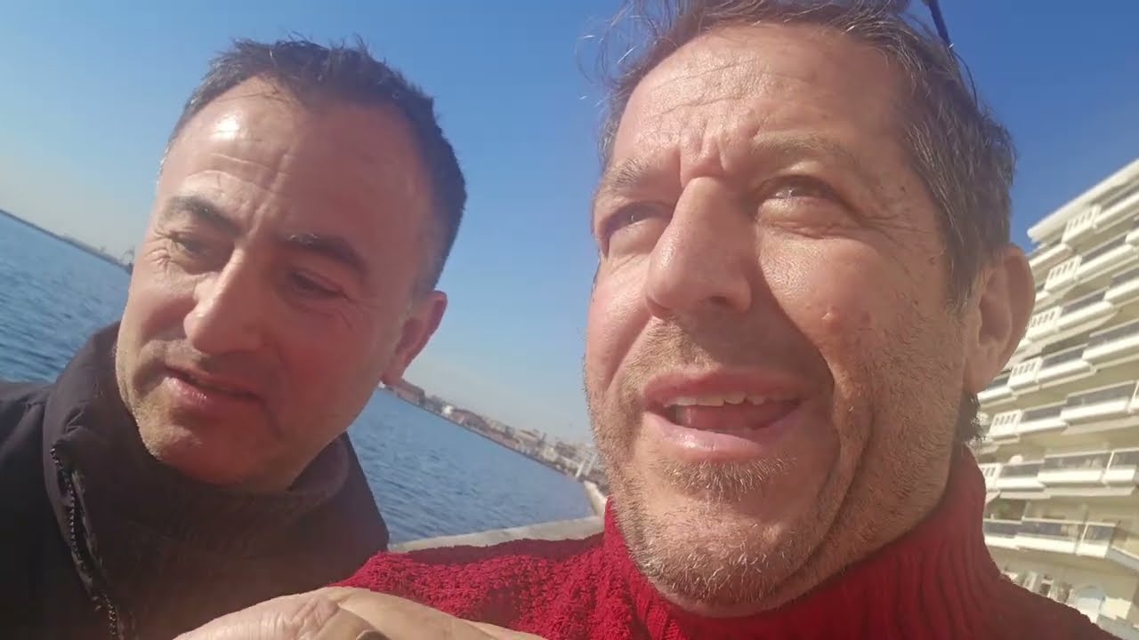 στην Θεσσαλονίκη με δυνατά χαμόγελα μέσα από ένα μπουκαλάκι λάδι  Ελάσιον