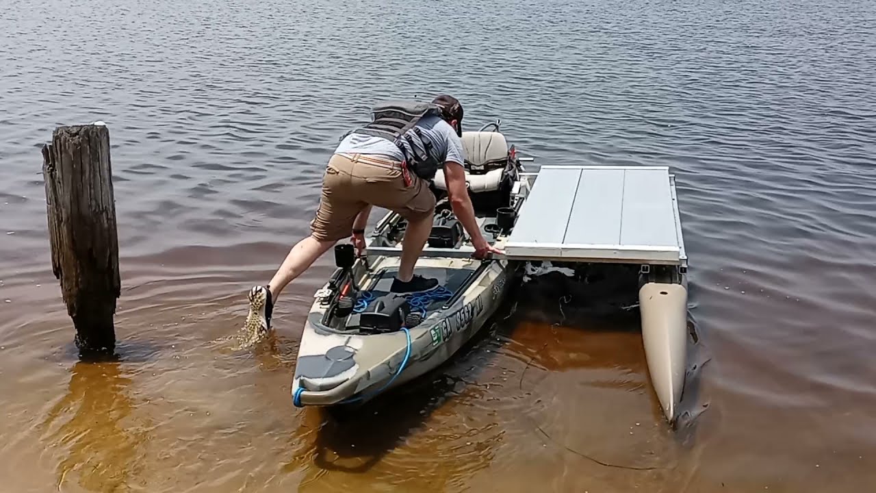 Kayak w/12 foot Expandacraft Outrigger and 3x6 deck. Video #1.