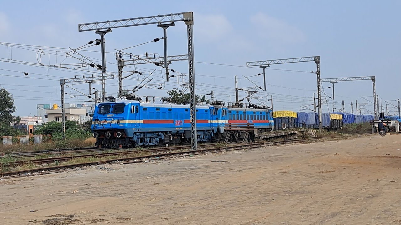 TRAIN VIDEOS INDIAN RAILWAYS | TWIN LOCOMOTIVES TRAINS PERFECT CROSSING RAILROAD | Indian Railways