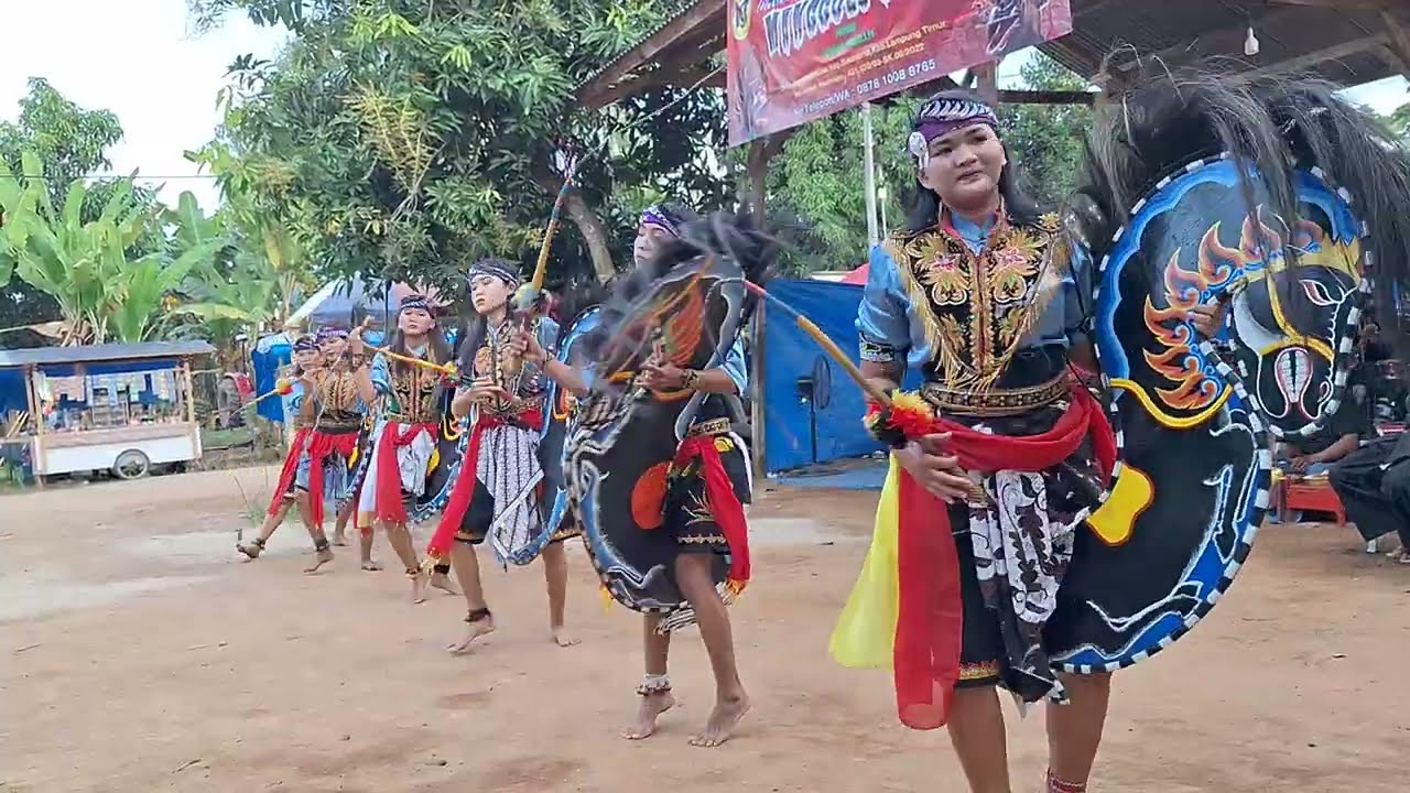 Seni Tari Jaranan Safitri Putro Penari Super Cantik JARANAN MANGGOLO SETO