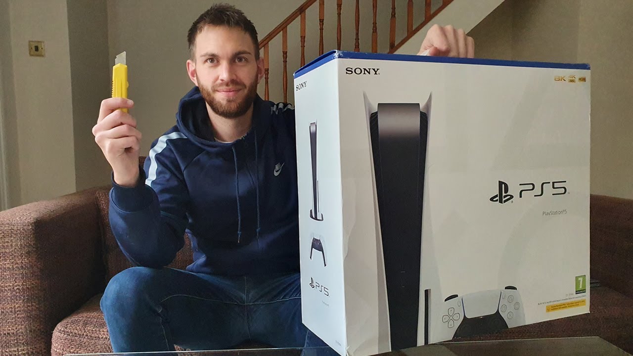 Распаковка и первоначальная настройка PlayStation 5
