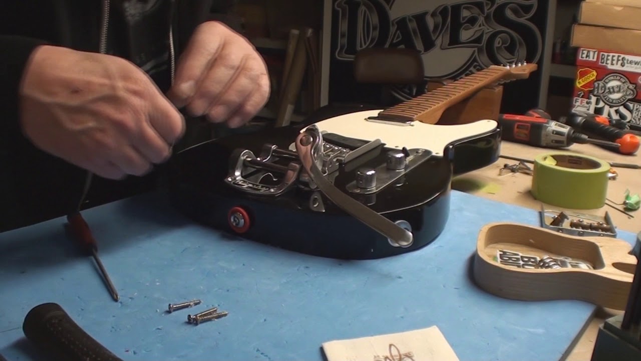 Telecaster получает установленный Bigsby. Выглядит просто, правда?