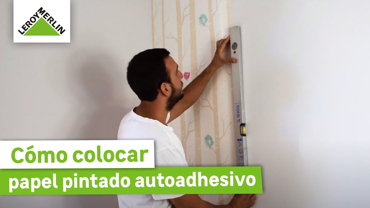 Cómo instalar papel pintado autoadhesivo  | LEROY MERLIN