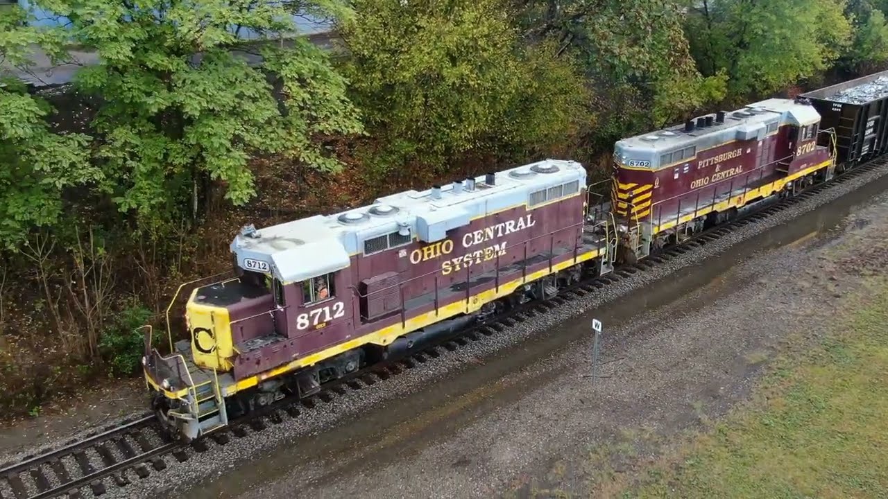 Ohio Central rare milage train in the rain OHCR 8702 Struthers Ohio