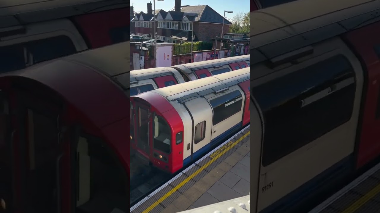 Central Line train arriving at Epping station #epping #underground #train