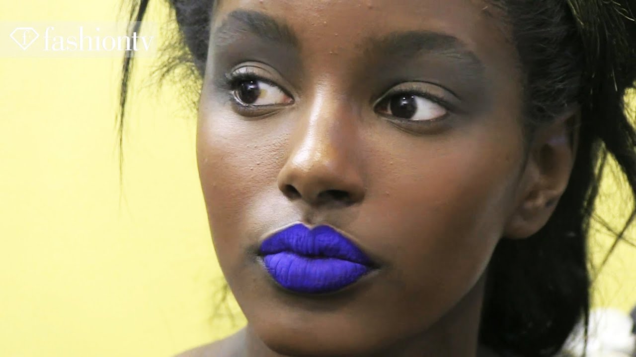Hair & Makeup - Steffie Christiaens Backstage - Paris Fashion Week Spring 2012 PFW | FashionTV - FTV