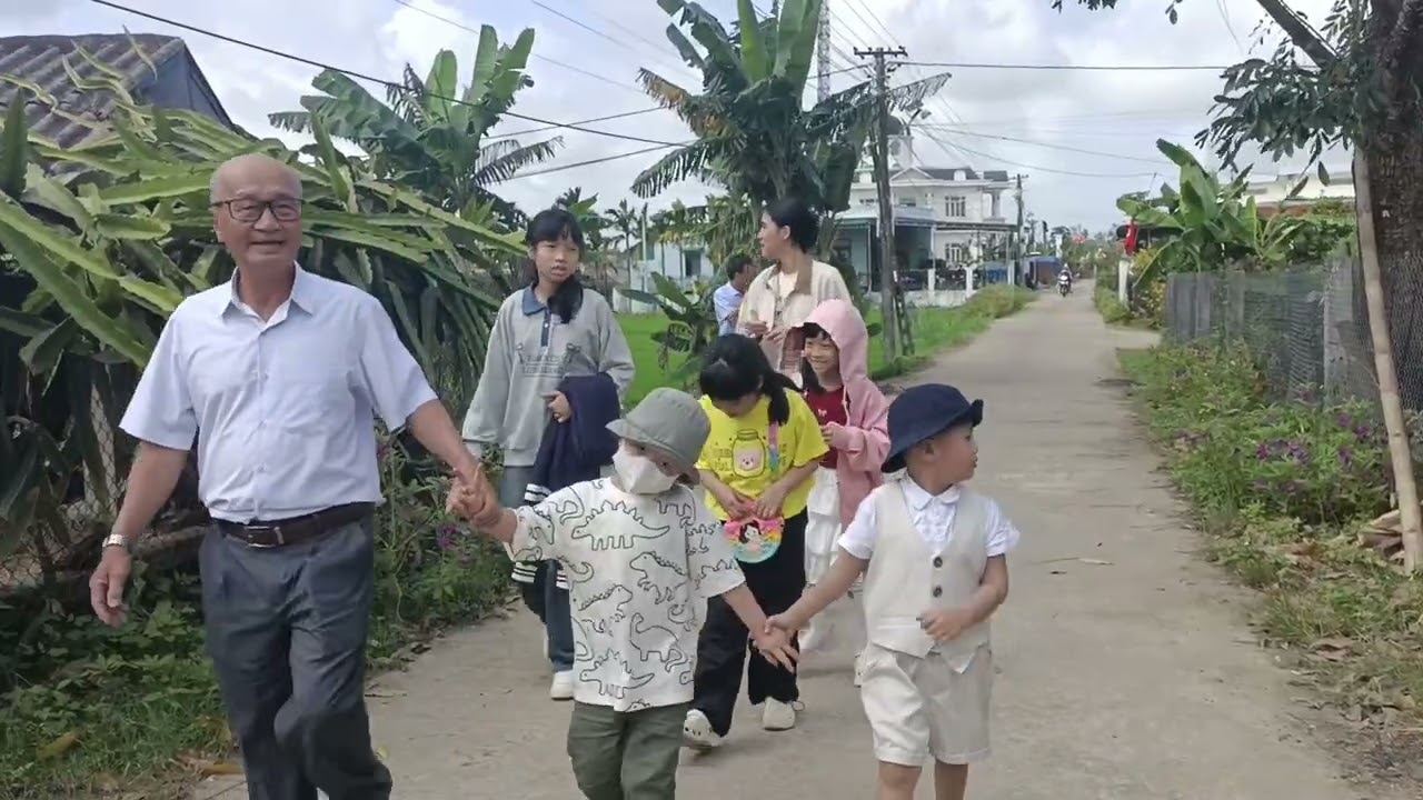 VỀ QUÊ NGOẠI
