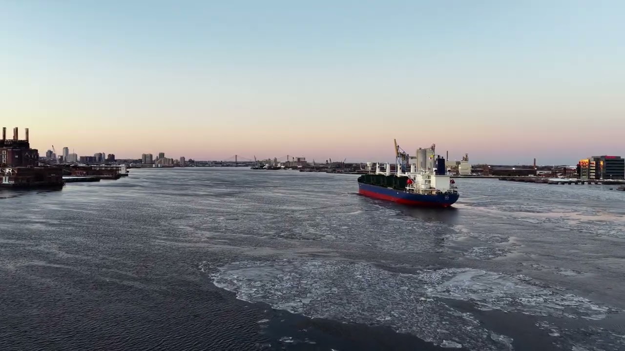 Ice Flows - Delaware River #drone #gloucester #djimavic4pro #waltwhitman #delawareriver #frozenriver