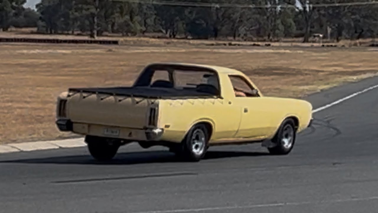 Chryslers on the Murray 2025 Friday coops view