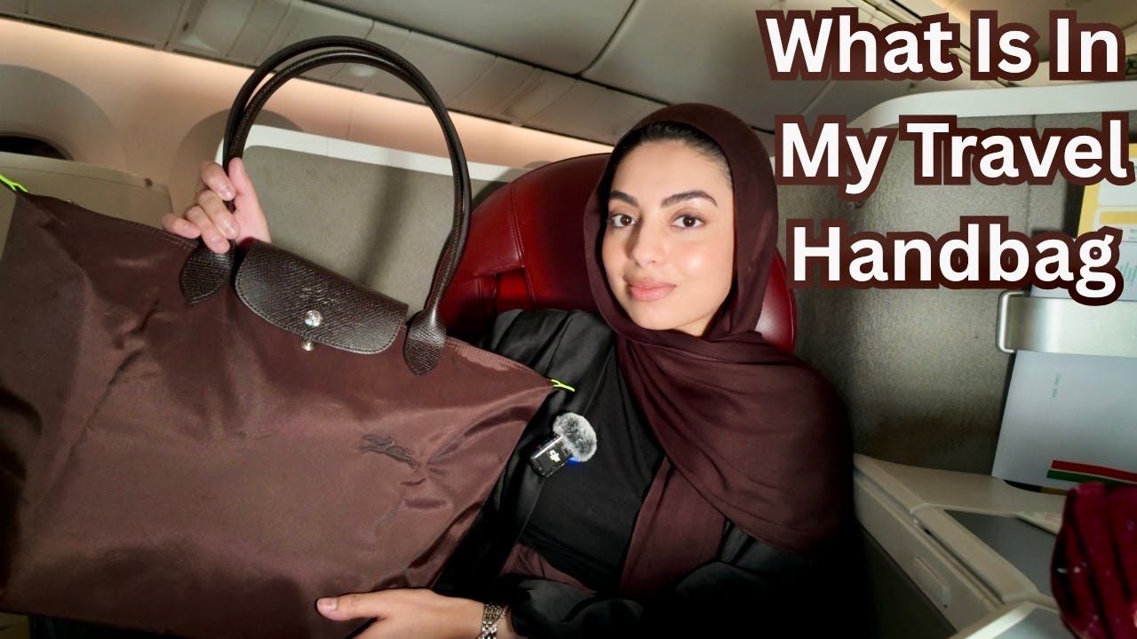 What's in my travel bag: the essentials I carry with me on the airplane ♡