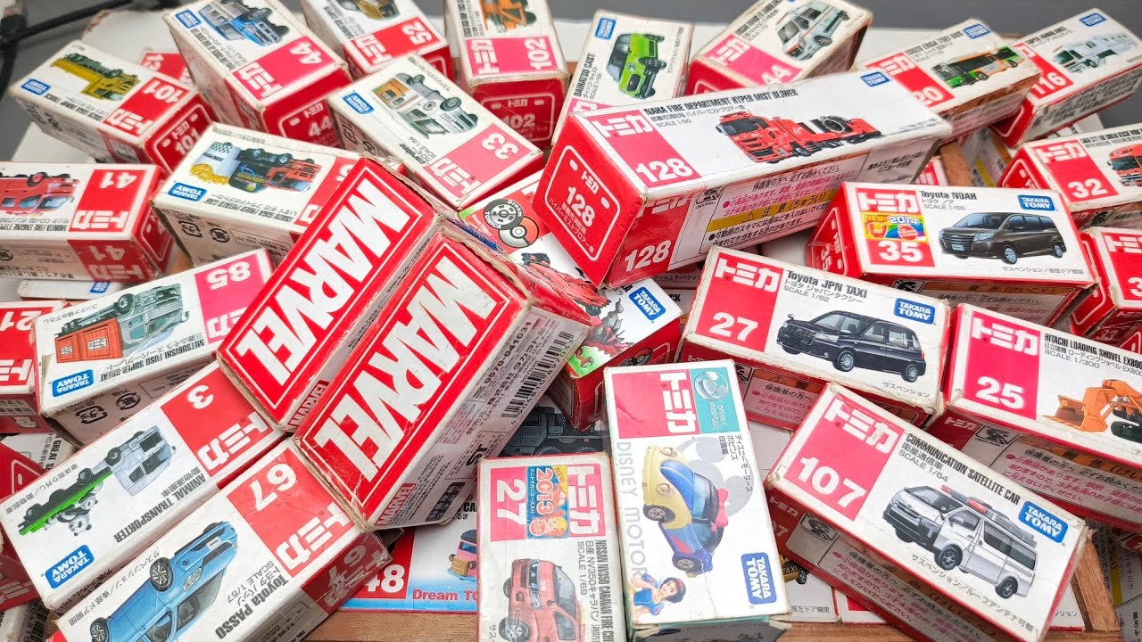 トミカミニカーが箱に盛り沢山!収納するよ。トミカのベストコレクションを動画でまとめました! -