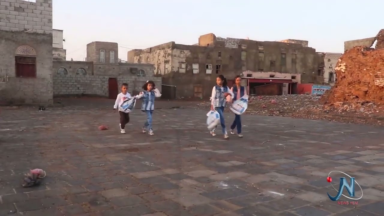 الجدونة ترسم الفرحة في وجوه أطفال المخا