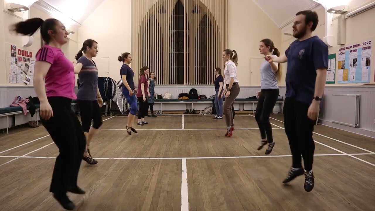 Farewell to Balfour Road (96 Jig) - RSCDS Book 52 - University of St Andrews Celtic Society