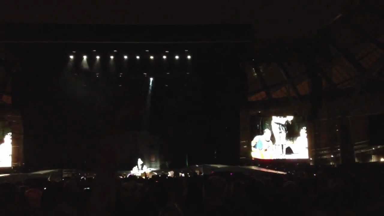 Lady Gaga - Happy Birthday dancers Dublin 15/09/2012