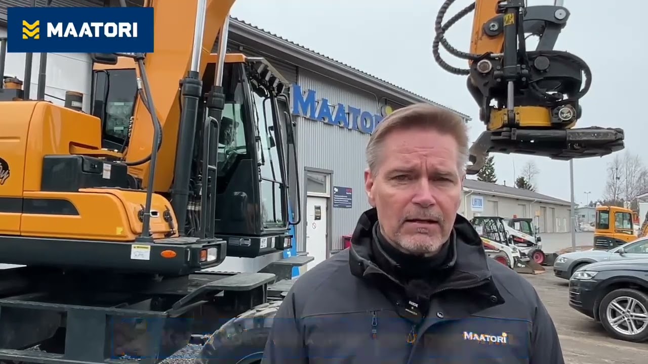 Esittelyss&auml; Maatorin myyntip&auml;&auml;llik&ouml; Markku Kantola