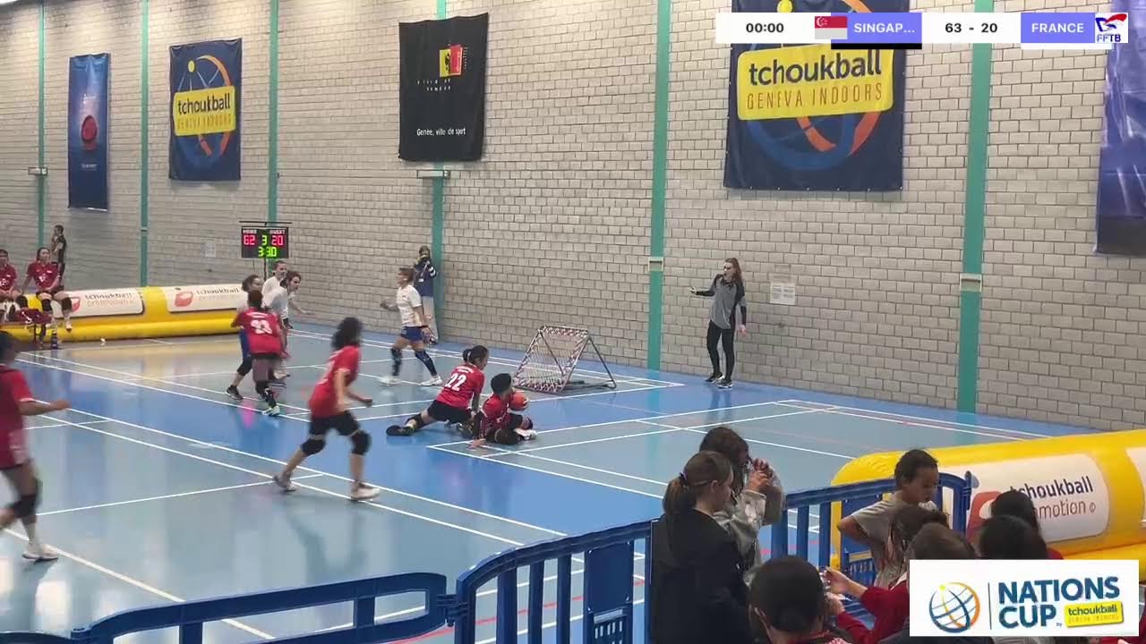 match categorie feminine du #tchoukball geneva indoor 
SINGAPOUR VS FRANCE