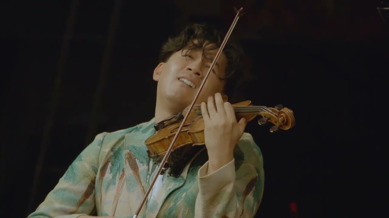 Iskandar Widjaja plays Sarasate Zigeunerweisen op.20