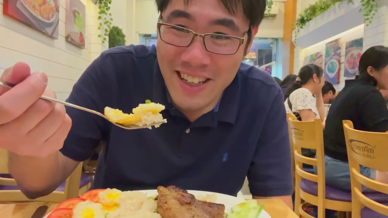 California Tastes in Vietnam? Eating at Cơm Tấm Cali For the First Time