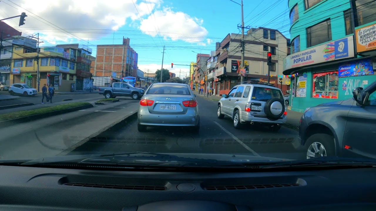 Driving around Quito - Conduciendo por Quito