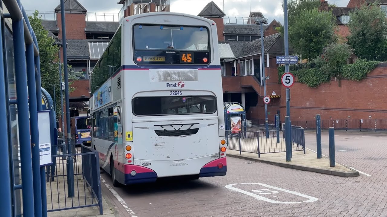 First Worcester 32645 struggling to start at Worcester Bus Station