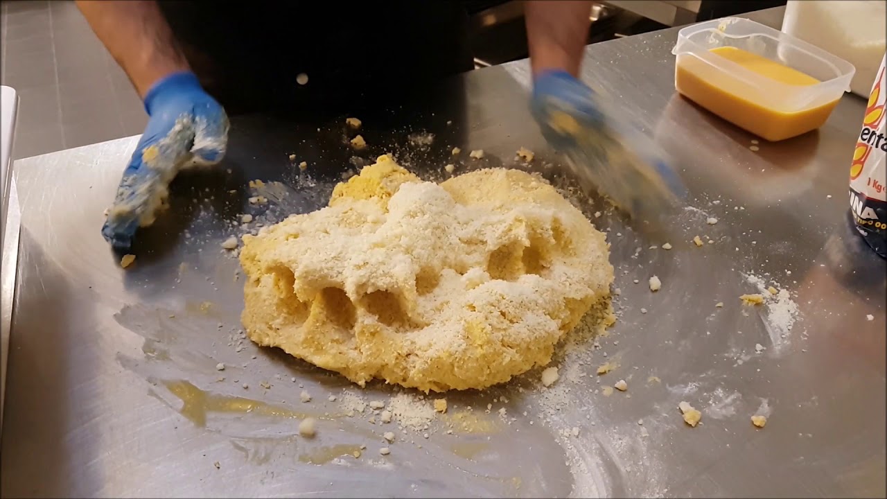 Gnocchi di polenta con fonduta di Strachitunt del Ristorante La Scagna