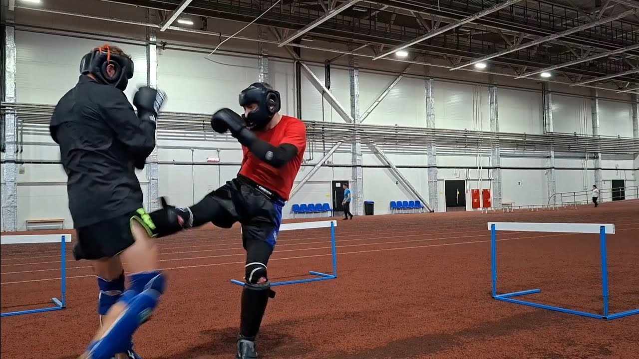 Sparring for training counterattacks 