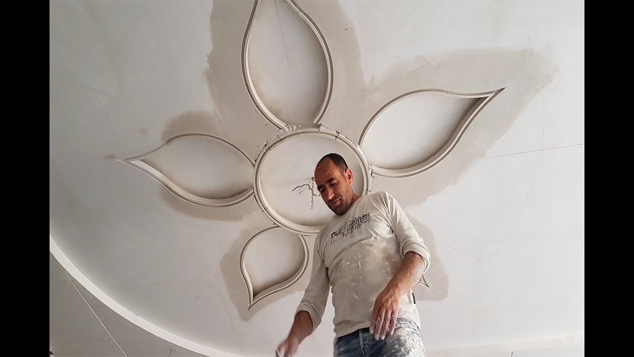 تصميم وردة بالجبس على السقف Design a rose with plaster on the ceiling
