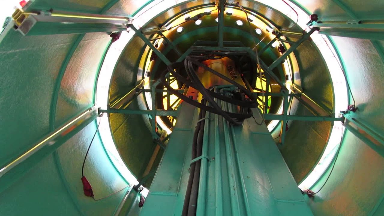 Zierer Wellenflieger (Stranninger) Straubing Gäubodenvolksfest 2015 Inside