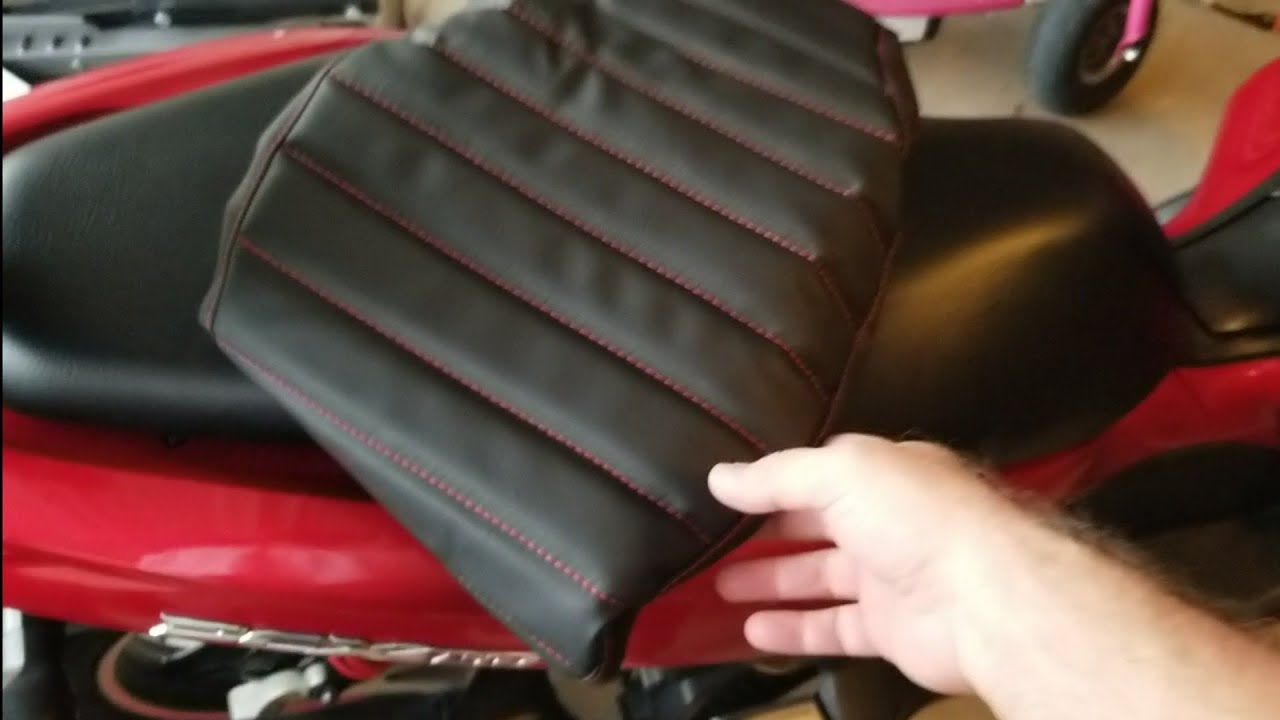 2013 Honda PCX150 scooter  Cheaky Seat cover and windshield installation | Ruby the Elite
