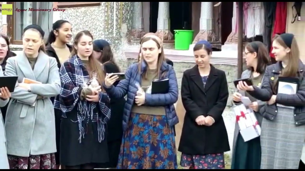 Cântarea pentru cei îngrijorați | Dani Barbu și grupul Agape în vizită la văduve și orfani .